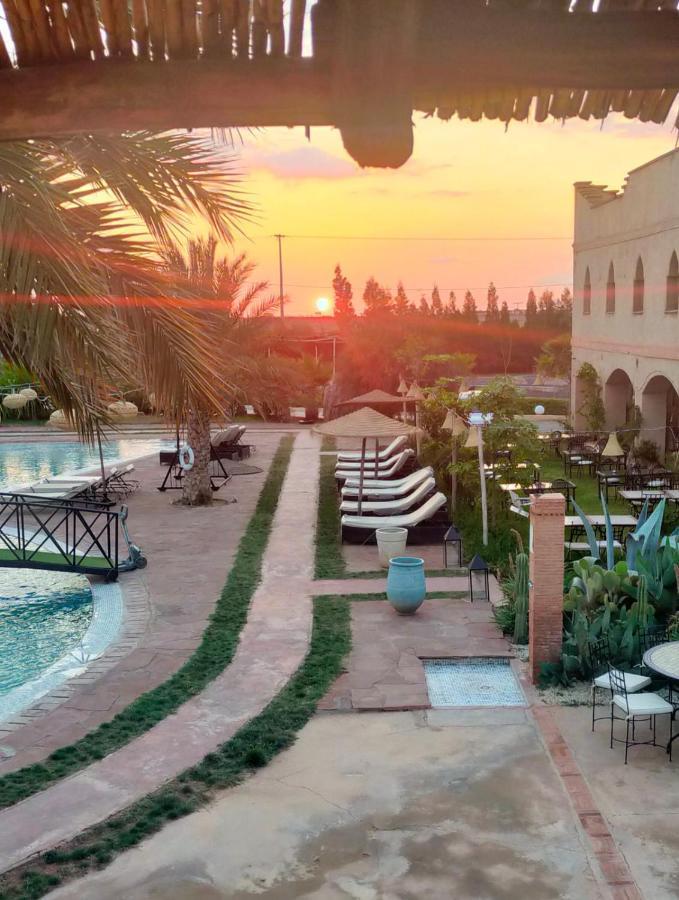 Les Jardins D Amizmiz 6 Piscines Bed & Breakfast Wawizelte Exterior foto
