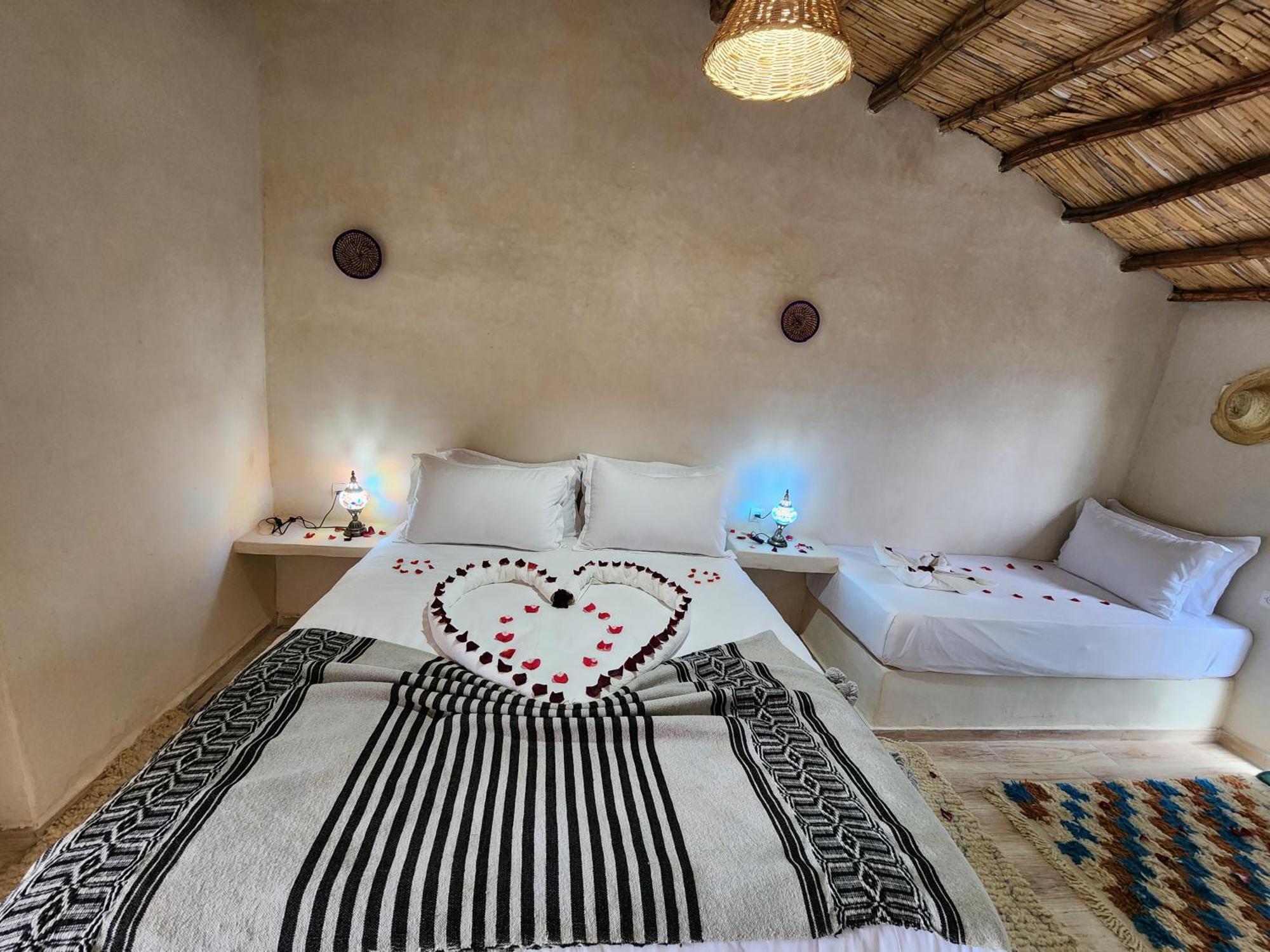 Les Jardins D Amizmiz 6 Piscines Bed & Breakfast Wawizelte Exterior foto