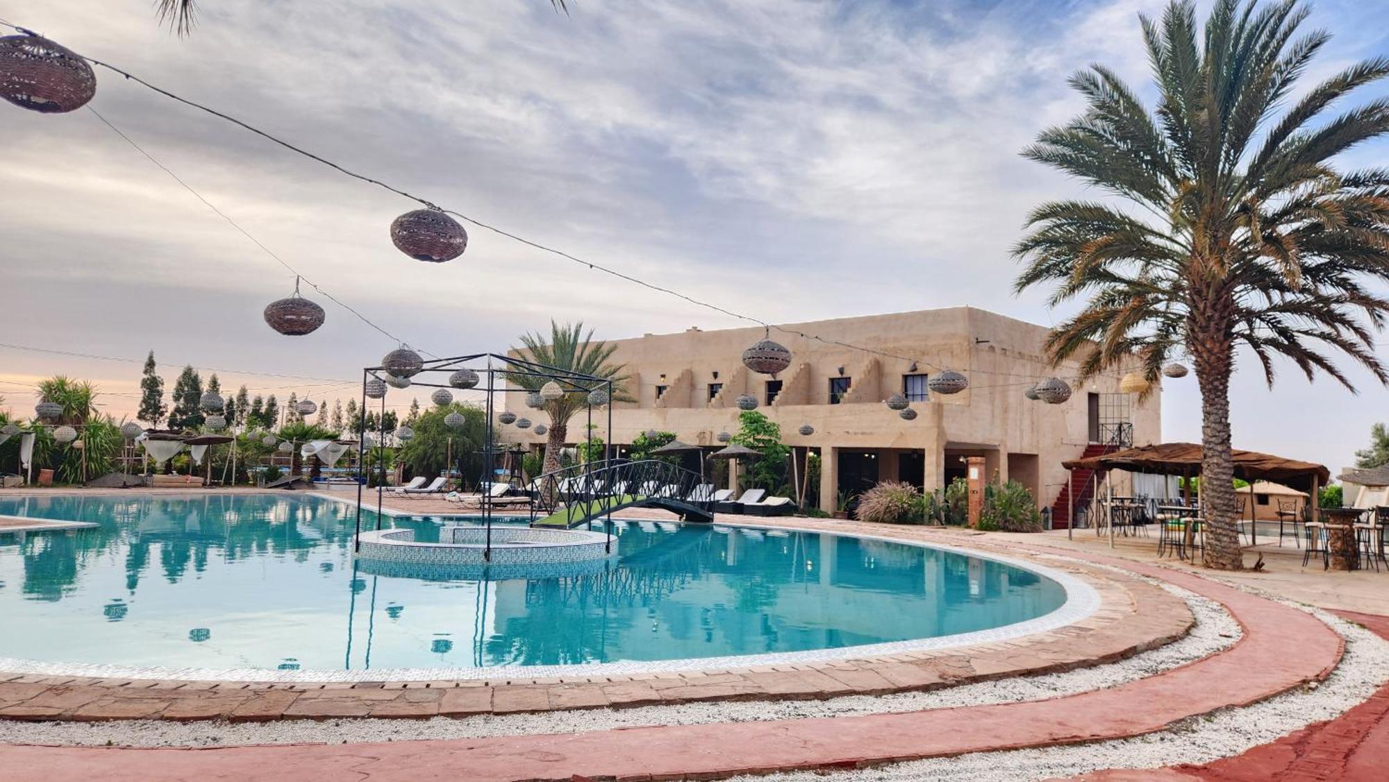 Les Jardins D Amizmiz 6 Piscines Bed & Breakfast Wawizelte Exterior foto