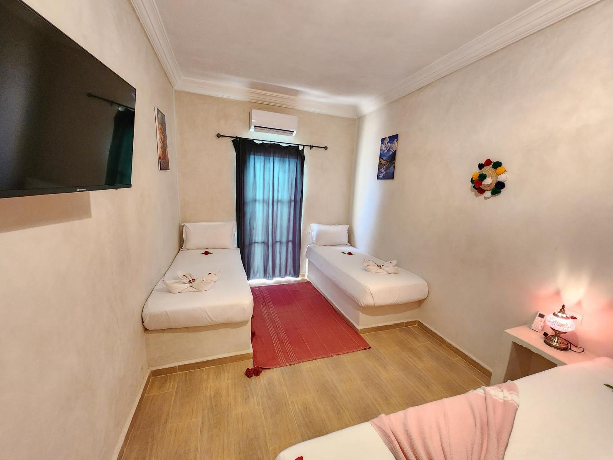 Les Jardins D Amizmiz 6 Piscines Bed & Breakfast Wawizelte Exterior foto