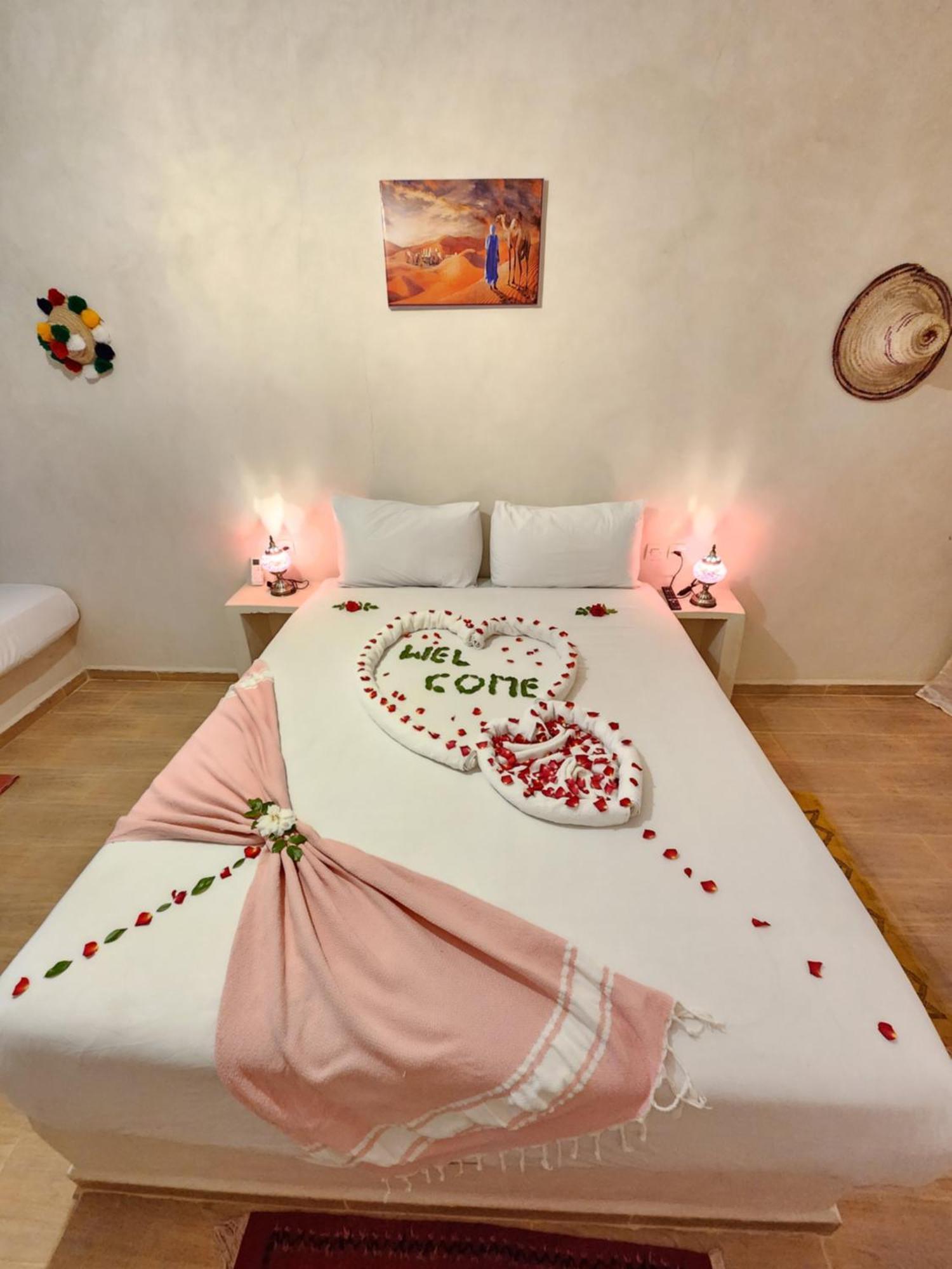 Les Jardins D Amizmiz 6 Piscines Bed & Breakfast Wawizelte Exterior foto