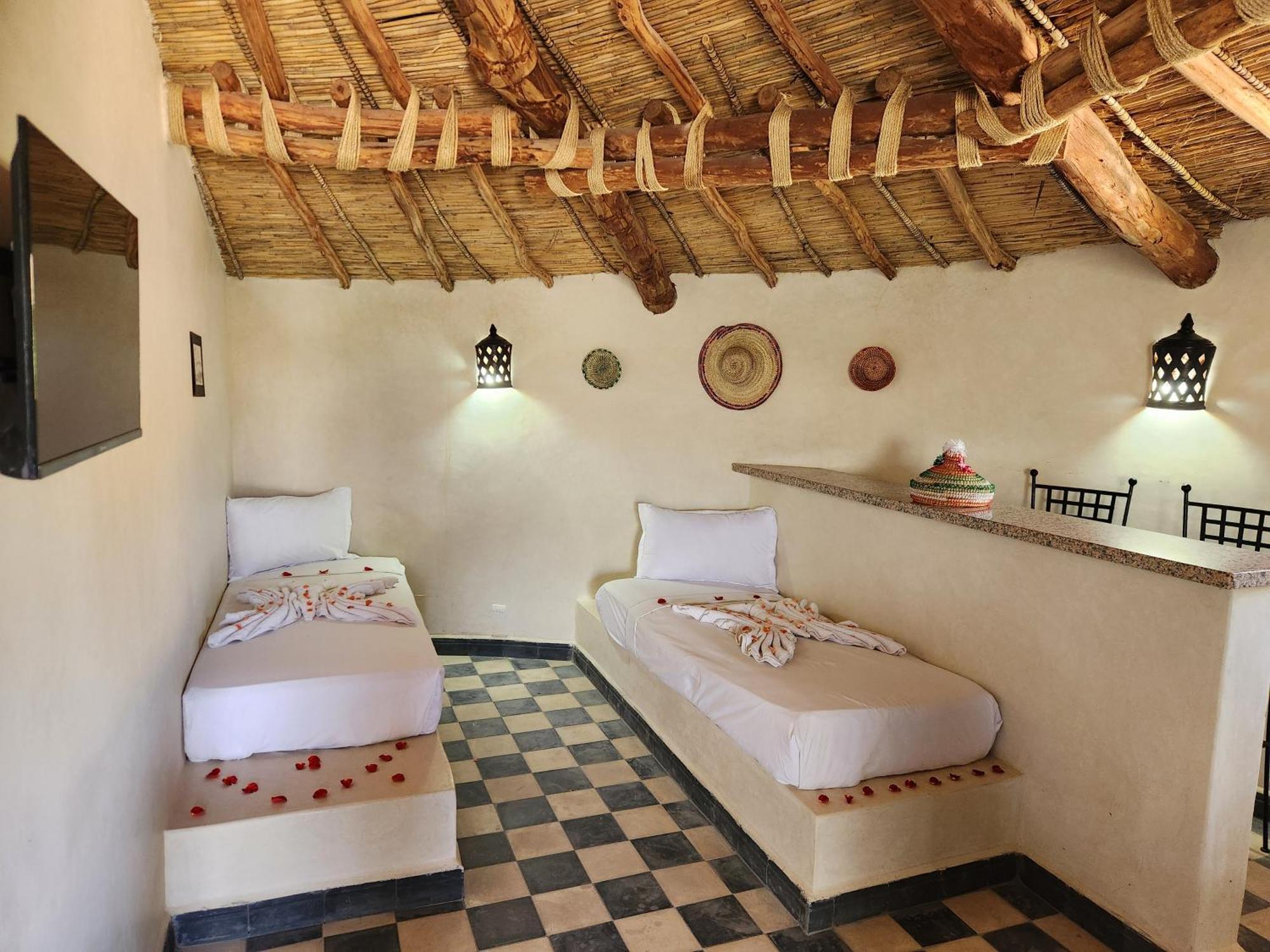 Les Jardins D Amizmiz 6 Piscines Bed & Breakfast Wawizelte Exterior foto